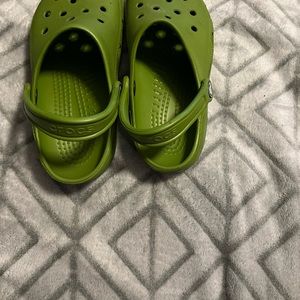 Crocs green